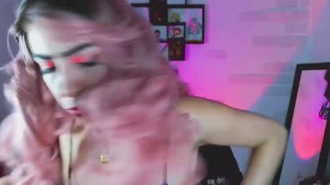Snapshot of sky_girl1 chatting on 01-31-25, 03:30 Mile online show from 01-31-25, 03:30