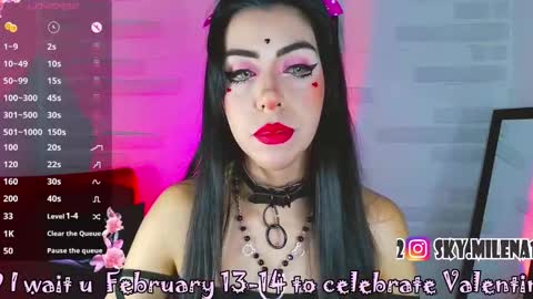 Snapshot of sky_girl1 chatting on 02-10-25, 05:25 Mile online show from 02-10-25, 05:25