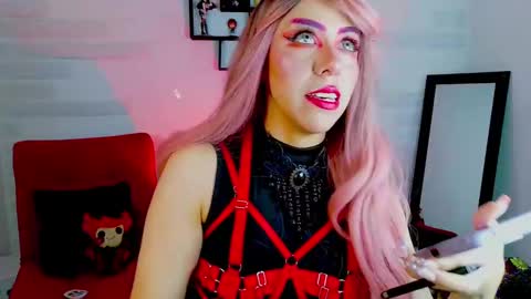 Snapshot of sky_girl1 chatting on 10-03-25, 02:47 Mile online show from 10-03-25, 02:47