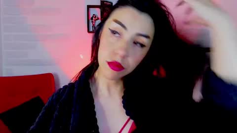 Snapshot of sky_girl1 chatting on 10-08-25, 02:42 Mile online show from 10-08-25, 02:42