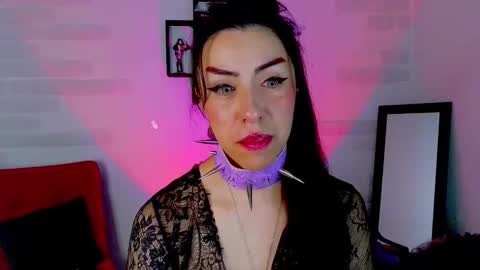 Snapshot of sky_girl1 chatting on 10-17-25, 02:37 Mile online show from 10-17-25, 02:37