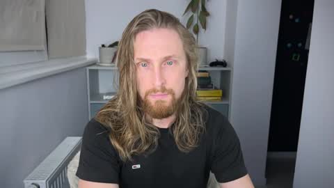 sky_guy25 online show from 10-30-25, 09:37