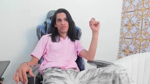 Snapshot of sky_velvet chatting on 01-19-26, 01:48 SKY online show from 01-19-26, 01:48