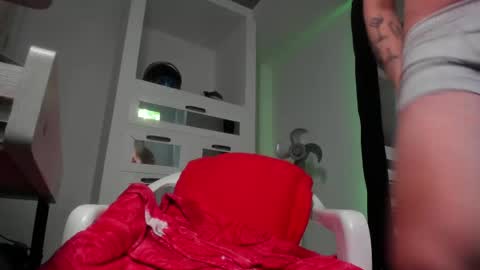 sky_wild online show from 04-19-26, 08:22