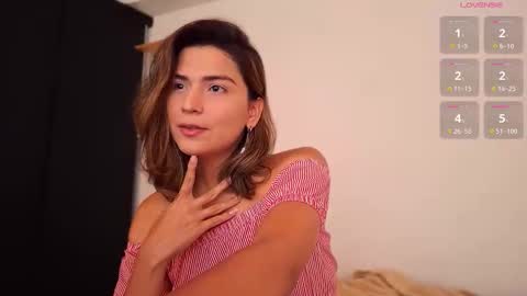 Snapshot of skyamber8v2 chatting on 09-17-25, 08:49 Vi online show from 09-17-25, 08:49