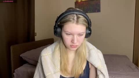 Snapshot of skyedavis chatting on 02-04-26, 06:47 skyedavis online show from 02-04-26, 06:47