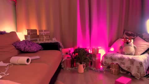 Snapshot of skyewavy chatting on 12-29-24, 01:13 online show from 12-29-24, 01:13