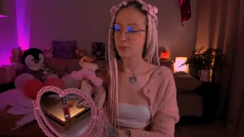 Snapshot of skyewavy chatting on 02-20-25, 11:10 online show from 02-20-25, 11:10