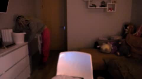 Snapshot of skyewavy chatting on 10-08-25, 08:50 online show from 10-08-25, 08:50