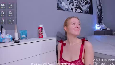 Snapshot of skyisland777 chatting on 12-18-25, 03:23 skyisland777 online show from 12-18-25, 03:23