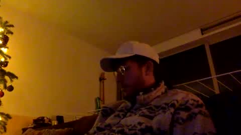 Snapshot of skyisthelimit1995 chatting on 12-18-25, 04:57 skyisthelimit1995 online show from 12-18-25, 04:57