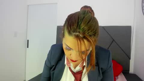 Snapshot of skylar__desire chatting on 10-27-25, 11:58 skylar__desire online show from 10-27-25, 11:58