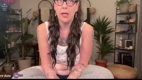 Snapshot of skylar_bird chatting on 10-01-25, 11:22 skylar bird online show from 10-01-25, 11:22