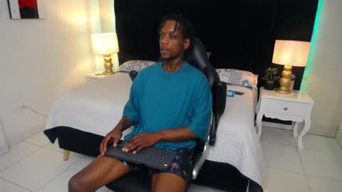 Snapshot of skylerbigxxx chatting on 06-06-26, 04:39 SKYLERBIGXXX online show from 06-06-26, 04:39