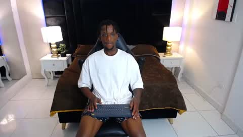 Snapshot of skylerbigxxx chatting on 07-17-26, 04:30 SKYLERBIGXXX online show from 07-17-26, 04:30