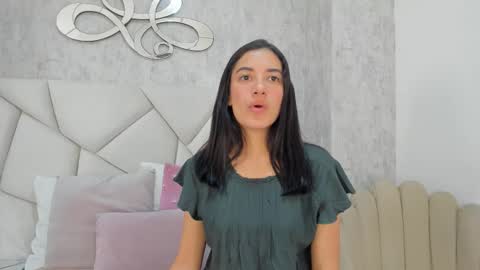 Snapshot of skylerwhite02 chatting on 11-08-25, 07:56 Skyler online show from 11-08-25, 07:56