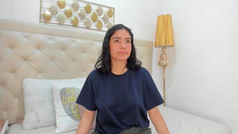 Snapshot of skylerwhite02 chatting on 02-07-26, 03:43 Skyler online show from 02-07-26, 03:43