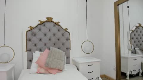 Snapshot of skylerwhite02 chatting on 03-05-26, 04:19 Skyler online show from 03-05-26, 04:19