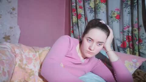 Snapshot of skyressie333 chatting on 12-17-24, 04:11 skyressie333 online show from 12-17-24, 04:11