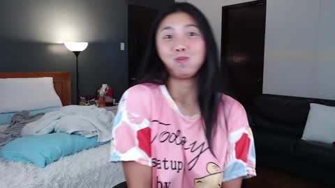 Snapshot of skytime96 chatting on 01-19-25, 07:36 Sky online show from 01-19-25, 07:36