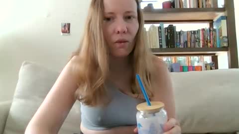 Sky Winters online show from 05-03-26, 01:39