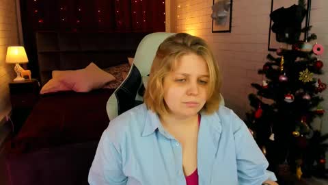 Snapshot of sladadeew chatting on 12-28-24, 01:28 Slada Deew online show from 12-28-24, 01:28