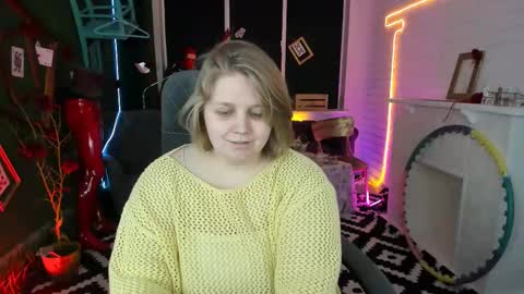 Snapshot of sladadeew chatting on 01-02-25, 12:13 Slada Deew online show from 01-02-25, 12:13