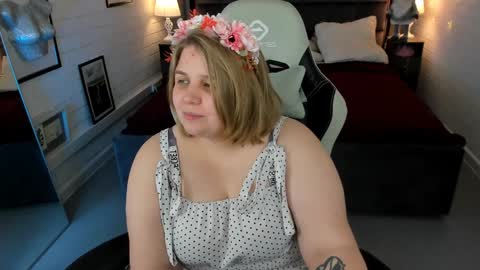 Snapshot of sladadeew chatting on 01-28-25, 12:11 Slada Deew online show from 01-28-25, 12:11