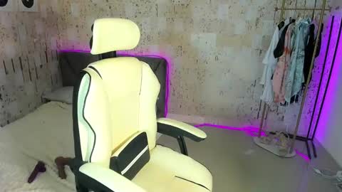 Snapshot of slaughtyalexxx chatting on 01-05-25, 09:47 Alexandria my love online show from 01-05-25, 09:47