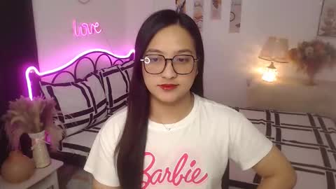 Snapshot of slave_amanda69 chatting on 11-25-25, 08:36 Queen Cyrine online show from 11-25-25, 08:36