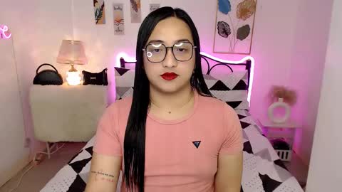 Snapshot of slave_amanda69 chatting on 02-01-26, 10:25 Queen Cyrine online show from 02-01-26, 10:25