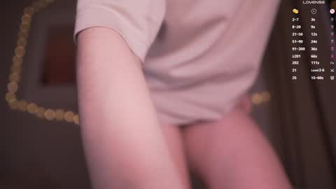 Snapshot of sleepingsonya chatting on 01-20-25, 10:15 Sonya online show from 01-20-25, 10:15