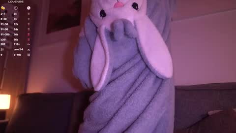 Snapshot of sleepingsonya chatting on 10-07-25, 09:01 Sonya online show from 10-07-25, 09:01