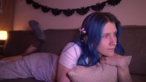 Snapshot of sleepingsonya chatting on 10-22-25, 07:35 Sonya online show from 10-22-25, 07:35