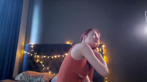 Snapshot of slemgem chatting on 11-25-25, 06:24 Slemgem Amy friends online show from 11-25-25, 06:24