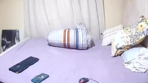 slender_sweetbabe online show from 07-14-26, 11:27