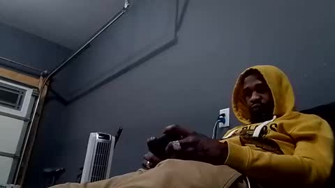 Snapshot of slickerthan12 chatting on 02-09-25, 08:11 BBC Hanging online show from 02-09-25, 08:11