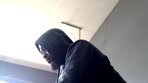Snapshot of slickerthan12 chatting on 02-10-25, 03:21 BBC Hanging online show from 02-10-25, 03:21