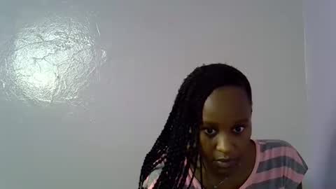 Snapshot of slim_alicia chatting on 10-04-25, 01:20 Alicia online show from 10-04-25, 01:20