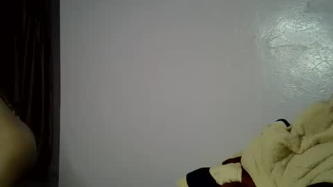 Snapshot of slim_alicia chatting on 10-08-25, 01:25 Alicia online show from 10-08-25, 01:25