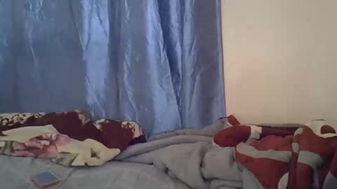 Snapshot of slim_alicia chatting on 11-08-25, 06:02 Alicia online show from 11-08-25, 06:02