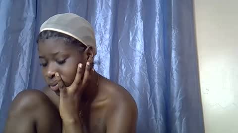 Snapshot of slim_alicia chatting on 11-14-25, 05:28 Alicia online show from 11-14-25, 05:28