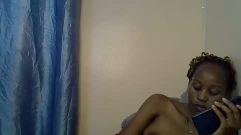 Snapshot of slim_alicia chatting on 11-21-25, 08:07 Alicia online show from 11-21-25, 08:07