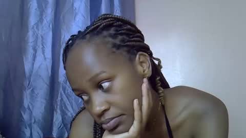 Snapshot of slim_alicia chatting on 11-28-25, 03:42 Alicia online show from 11-28-25, 03:42