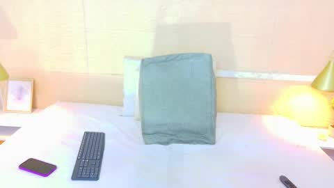 slim_chocobar18 online show from 01-10-26, 02:08