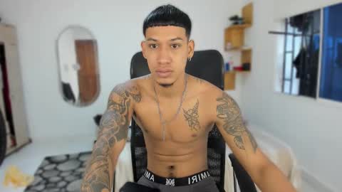 Snapshot of slim_master12 chatting on 09-09-25, 11:32 slim_master12 online show from 09-09-25, 11:32