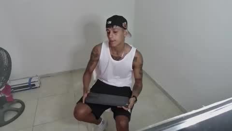 Snapshot of slim_master12 chatting on 09-15-25, 06:35 slim_master12 online show from 09-15-25, 06:35