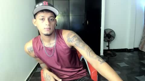 Snapshot of slim_master12 chatting on 07-10-26, 10:56 slim_master12 online show from 07-10-26, 10:56