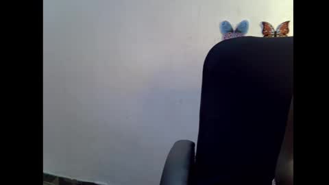 Snapshot of slim_pearl chatting on 10-18-25, 07:36 Teddy online show from 10-18-25, 07:36