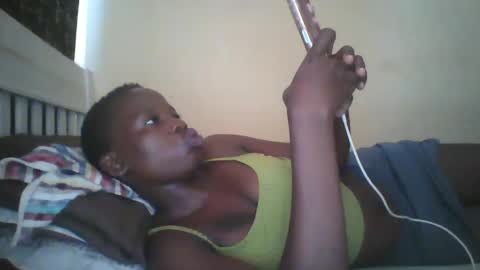 slim_petite_ebony online show from 12-17-24, 11:49